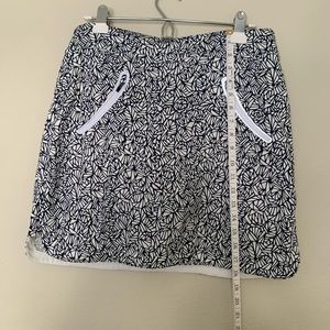 Sunice skirt golf skort - medium - navy and white